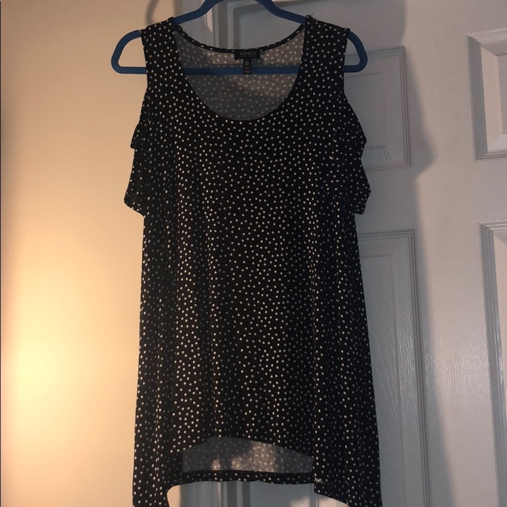 Black, Polka Dot, Cold Shoulder Top ‼️